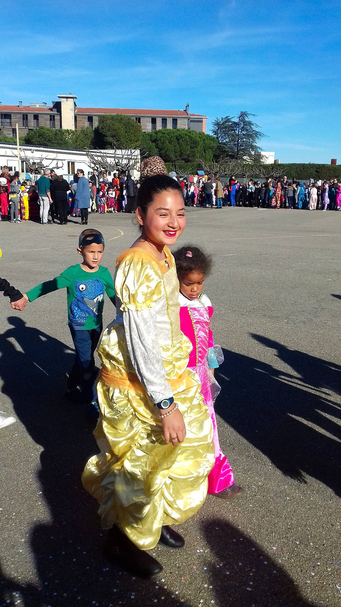 Sofia a rejoint le concours — aidez-le/la à gagner de superbes lots ! child, costume, event, fun, joy, kimono, leisure, person, recreation, smile, tourism, vacation