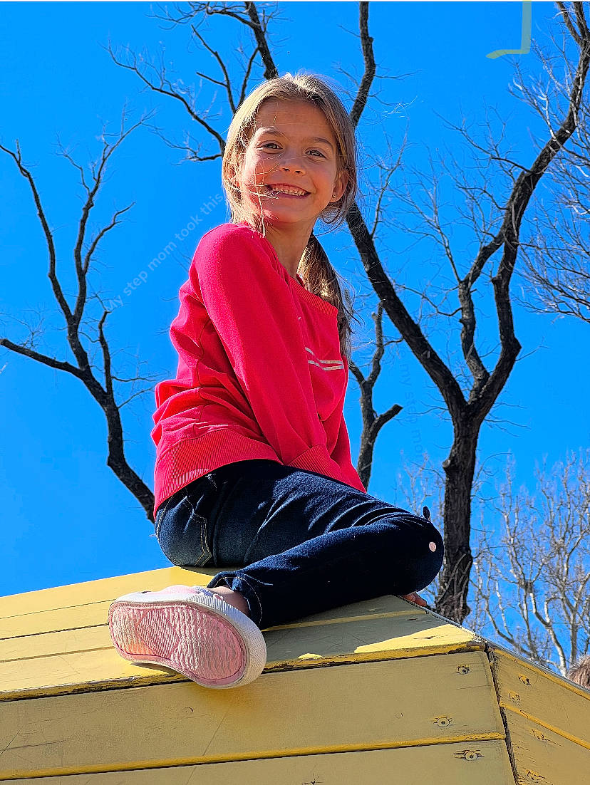Danielle is registered to the contest to win money with this photo: beauty, branch, electric_blue, eye, face, fun, happy, jeans, joy, leisure, people_in_nature, person, shoe, sky, smile, sneakers, travel, tree, twig, white