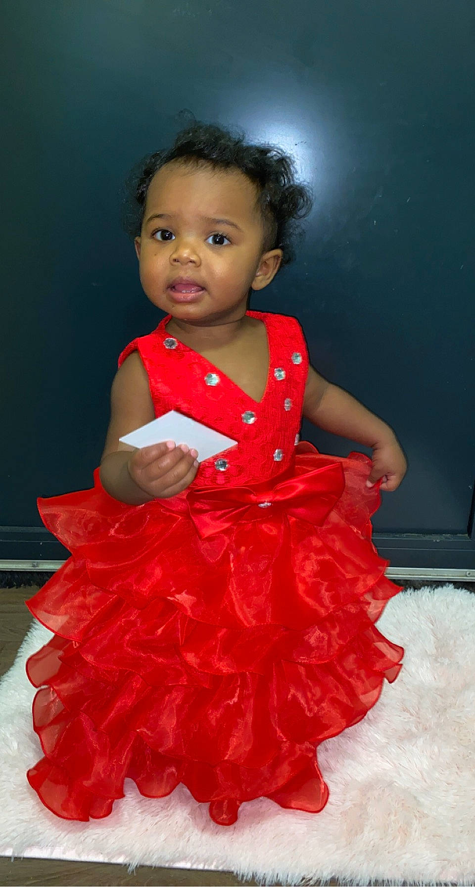 Yaëlle a rejoint le concours — aidez-le/la à gagner de superbes lots ! baby_toddler_clothing, beauty, black, day_dress, dress, face, fashion_design, flash_photography, formal_wear, hairstyle, human_body, neck, one_piece_garment, person, pink, ruffle, shoulder, skin, sleeve, toddler