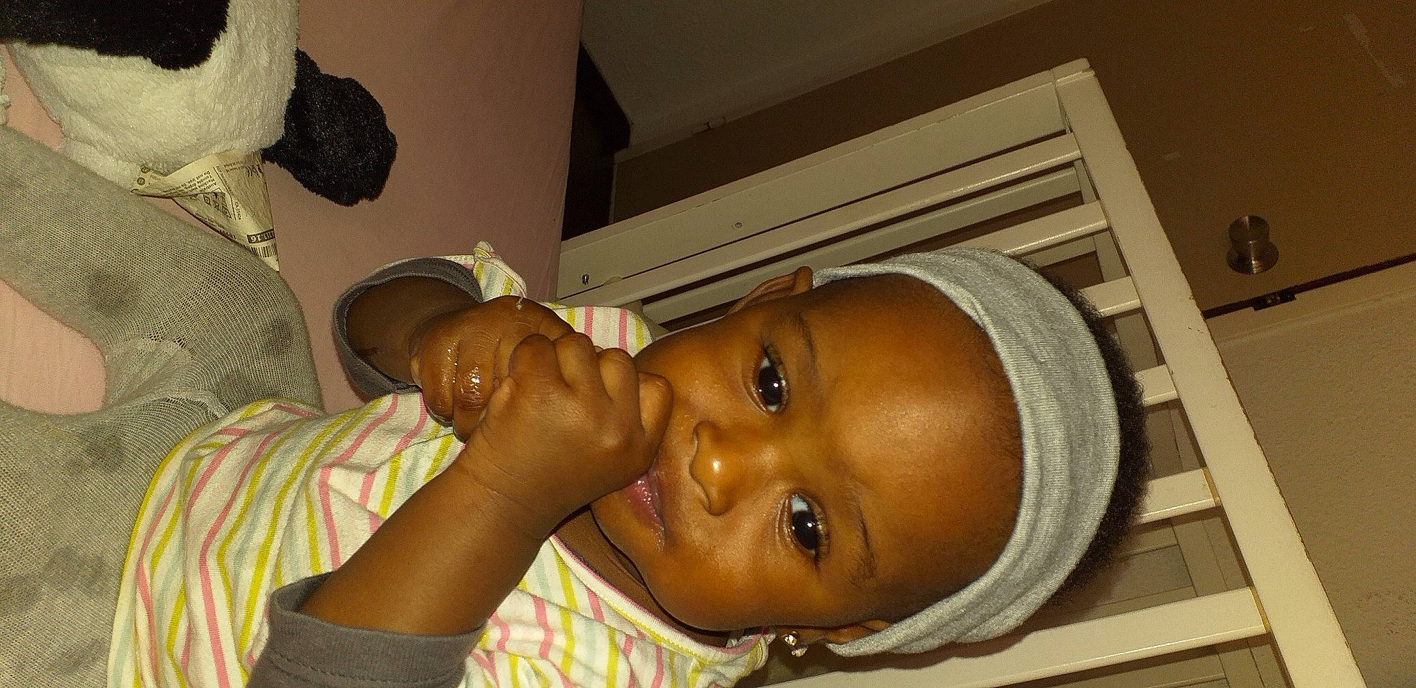 Khadija participe au concours pour gagner de l'argent avec cette photo : black_hair, cheek, child, ear, eye, forehead, head, mouth, person, toddler