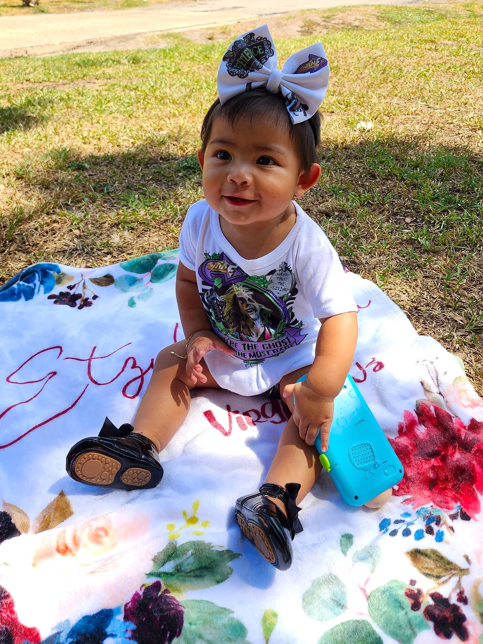 Etzyli joined the competition — help win amazing prizes! adaptation, baby, baby_toddler_clothing, child, fun, grass, green, happy, hat, leaf, leisure, people, people_in_nature, person, recreation, sharing, shorts, smile, sneakers, summer