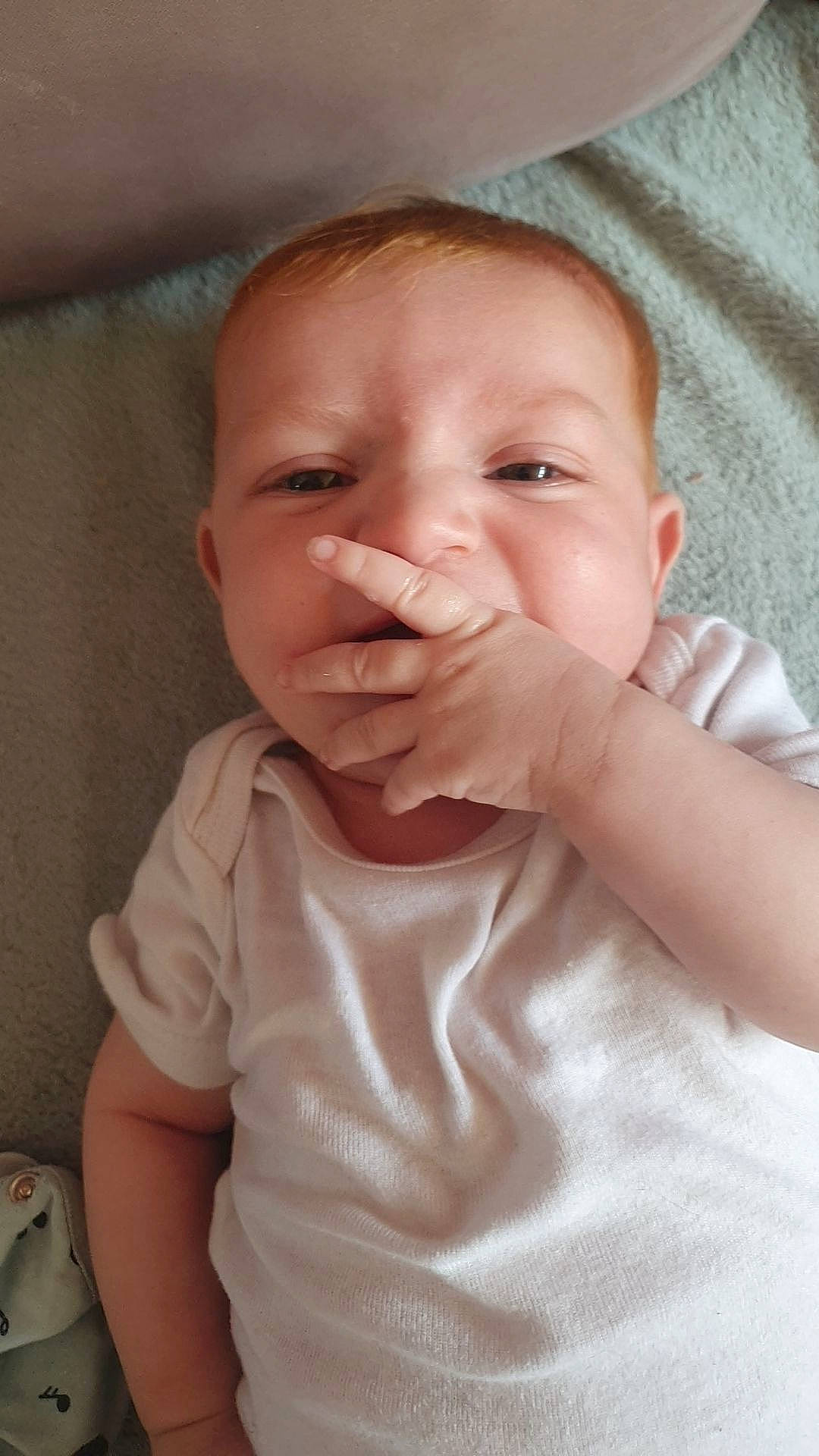 Noah a rejoint le concours — aidez-le/la à gagner de superbes lots ! baby, baby_toddler_clothing, cheek, child, comfort, eyebrow, eyelash, finger, gesture, happy, iris, lip, mouth, nail, nose, person, skin, sleeve, smile, thumb