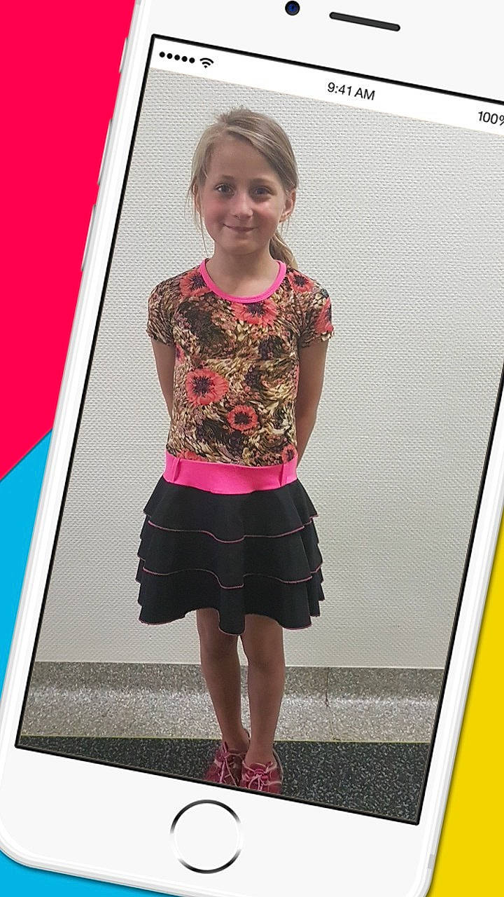 Veridiana a rejoint le concours — aidez-le/la à gagner de superbes lots ! child, child_model, clothing, dress, fashion, fun, joy, magenta, pattern, person, photography, pink, snapshot, t_shirt, textile, toddler, vacation