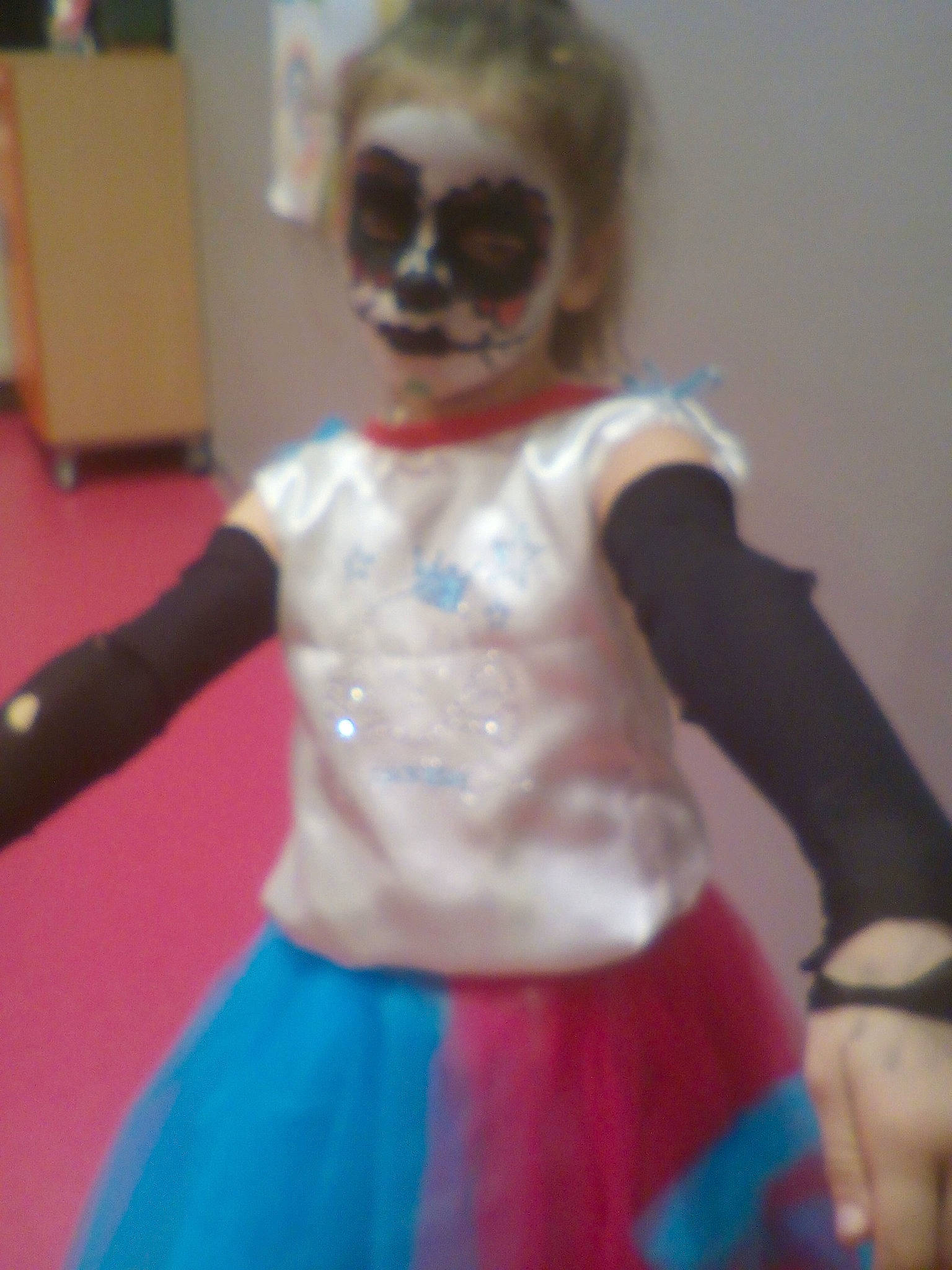 Amelia participe au concours pour gagner de l'argent avec cette photo : baby_toddler_clothing, child, costume, doll, eye, fashion_design, fun, hair, head, human_body, leg, pattern, person, pink, shoulder, sleeve, toddler, toy, trunk, waist