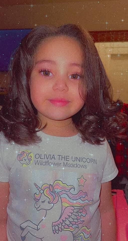 Claritë is registered to the contest to win money with this photo: cheek, chin, eye, eyebrow, eyelash, face, facial_expression, forehead, hair, head, human, human_body, lip, mouth, neck, nose, organ, person, shoulder, skin