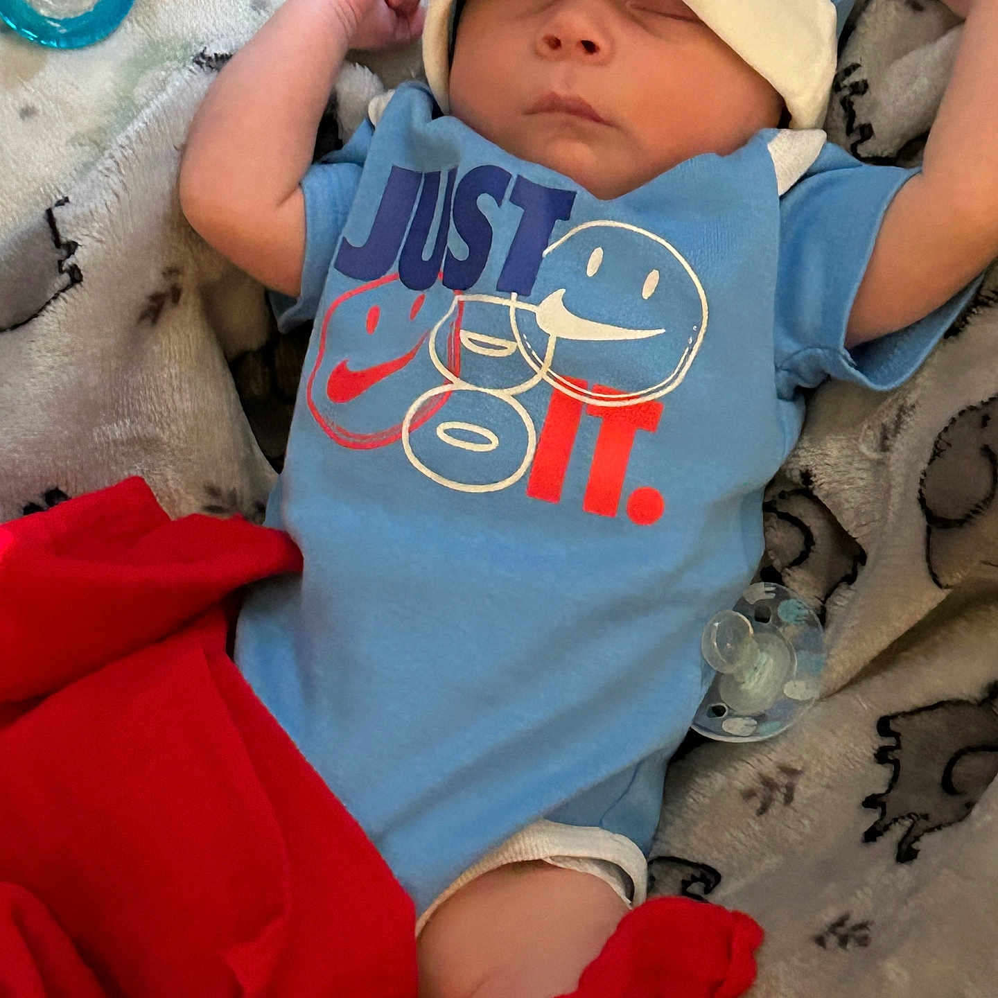 Evandreas is registered to the contest to win money with this photo: baby, baseballcap, blanket, bodypart, cap, clothing, couch, face, finger, furniture, glove, hand, hat, head, newborn, person, photography, portrait, sleeping, t_shirt