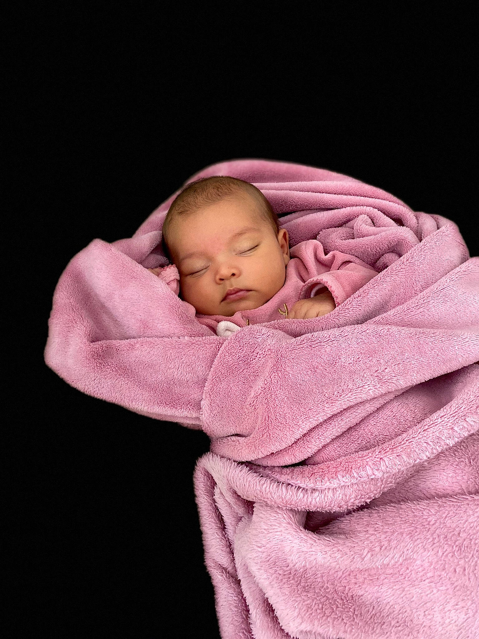Maëlyne a rejoint le concours — aidez-le/la à gagner de superbes lots ! baby, baby_sleeping, cheek, child, linens, magenta, outerwear, person, photography, pink, purple, skin, sleep, textile, toddler