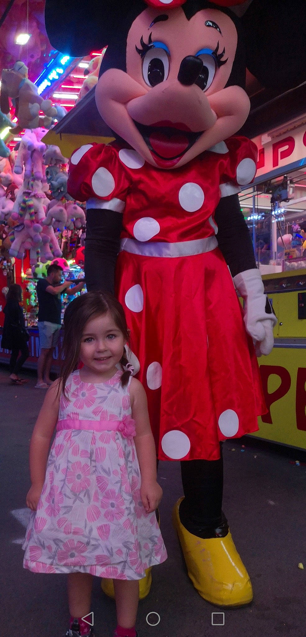 éma a rejoint le concours — aidez-le/la à gagner de superbes lots ! costume, dress, event, fictional_character, joy, mascot, person, pink