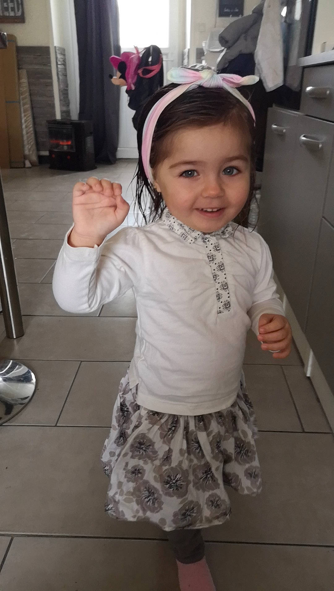 éma a rejoint le concours — aidez-le/la à gagner de superbes lots ! baby, cheek, child, costume, fashion_accessory, hair_accessory, head, headband, joy, person, pink, skin, smile, toddler