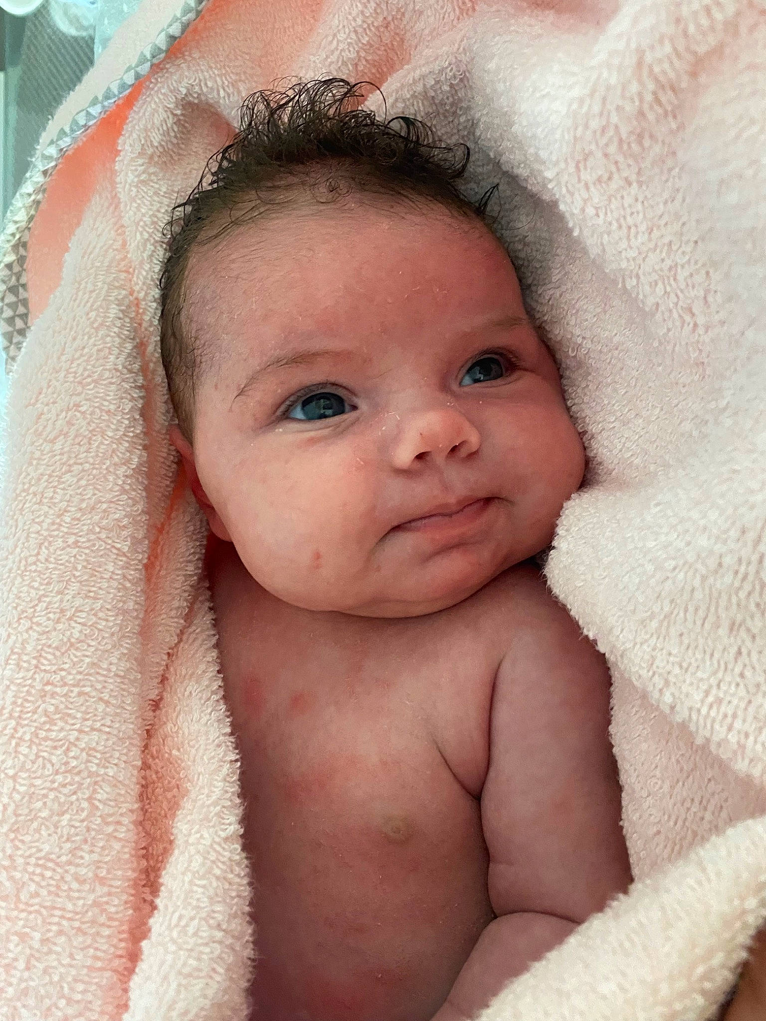 Rose participe au concours pour gagner de l'argent avec cette photo : baby, cheek, chest, child, close_up, comfort, eye, eyebrow, eyelash, flesh, happy, head, iris, linens, lip, no_expression, nose, person, skin, smile