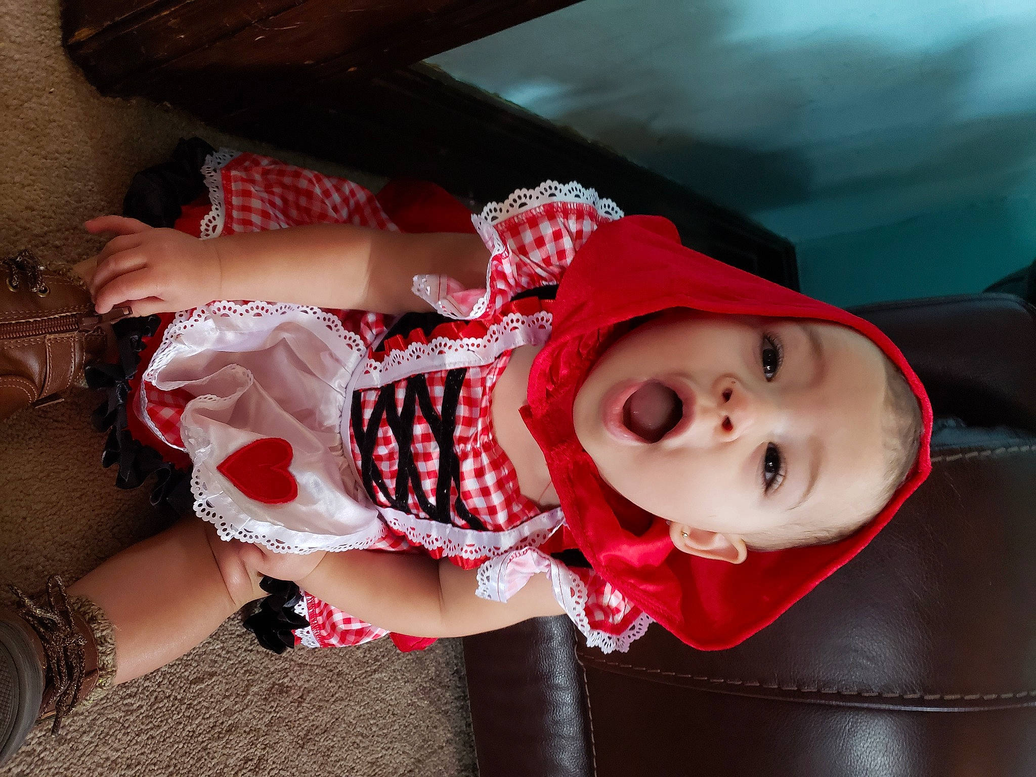 Ivory is registered to the contest to win money with this photo: baby, baby_products, baby_toddler_clothing, beauty, carmine, child, costume, flesh, fun, happy, hat, human_leg, mouth, pattern, person, skin, smile, sun_hat, surprise, thigh