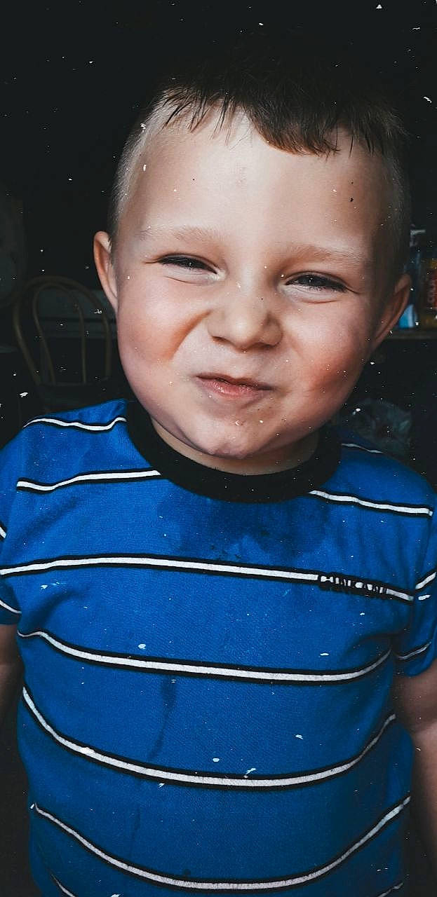 Calvin a rejoint le concours — aidez-le/la à gagner de superbes lots ! cheek, child, chin, ear, eyebrow, face, facial_expression, forehead, head, jaw, lip, mouth, neck, nose, person, portrait, portrait_photography, smile, space, toddler