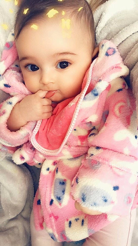 Dina a rejoint le concours — aidez-le/la à gagner de superbes lots ! baby, beauty, birth, cheek, child, ear, eye, eyebrow, face, forehead, head, lip, mouth, nose, person, pink, selfie, skin, smile, toddler