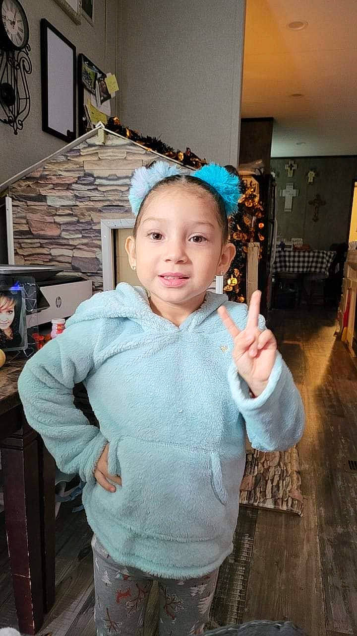 Linda joined the competition — help win amazing prizes! chin, ear, event, fashion_accessory, fun, gesture, hair_accessory, hairstyle, happy, headband, headpiece, holiday, iris, jewellery, neck, person, picture_frame, room, sleeve, toddler