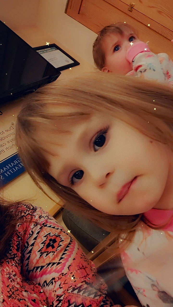 Nina is registered to the contest to win money with this photo: cheek, chin, ear, eye, eyebrow, eyelash, hairstyle, happy, head, headgear, human, human_body, iris, lip, mouth, nose, organ, person, pink, product