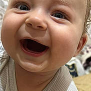 Sofiane a rejoint le concours — aidez-le/la à gagner de superbes lots ! baby, babylaughing, face, happy, head, laughing, person, photography, portrait, smile