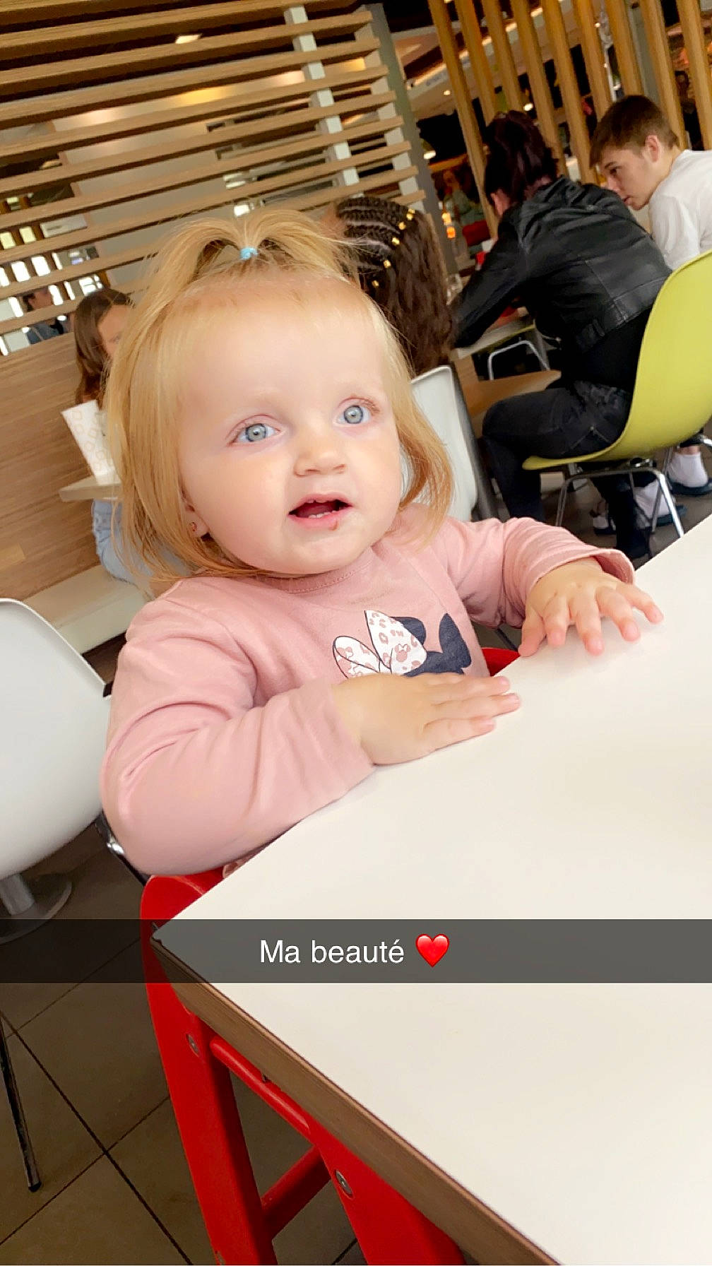 Nelya participe au concours pour gagner de l'argent avec cette photo : arm, automotive_design, baby, chair, child, event, fashion_accessory, flooring, font, fun, gadget, happy, luxury_vehicle, person, photo_caption, product, room, sitting, skin, toddler