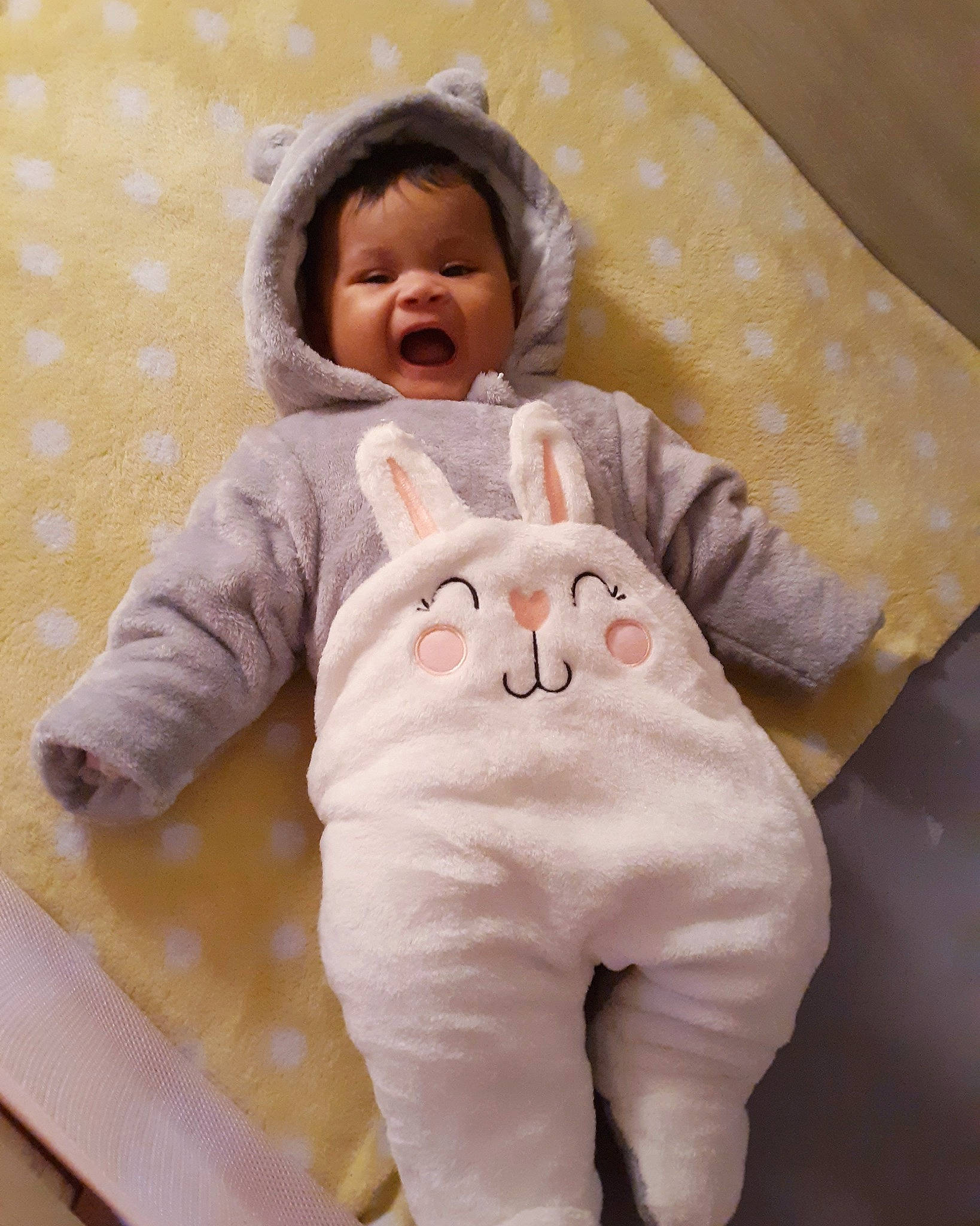 Emina is registered to the contest to win money with this photo: baby, baby_sleeping, child, person, toddler