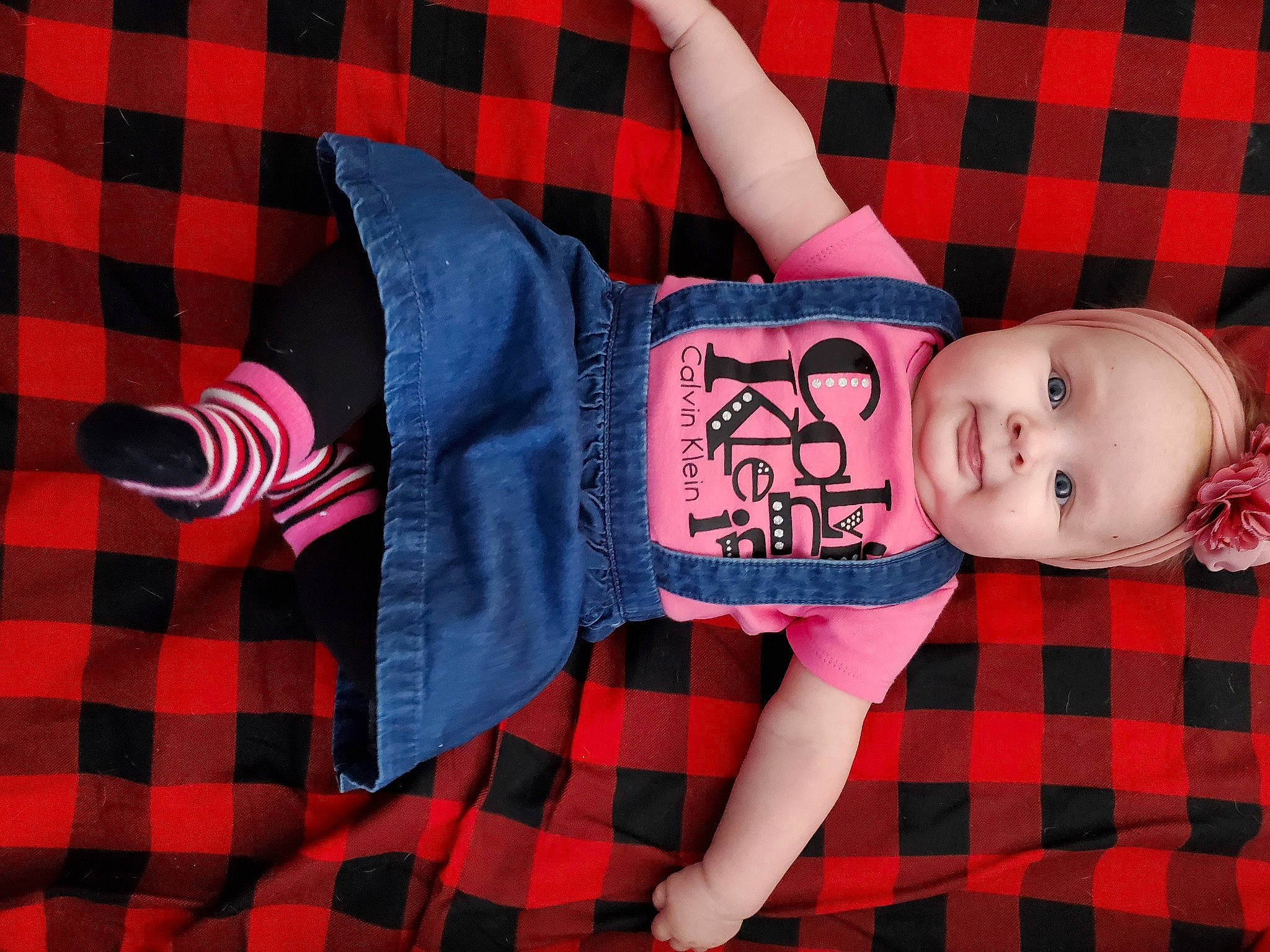 Megan participe au concours pour gagner de l'argent avec cette photo : baby, baby_products, baby_toddler_clothing, child, design, pattern, person, pink, plaid, product, sock, tartan, textile, toddler