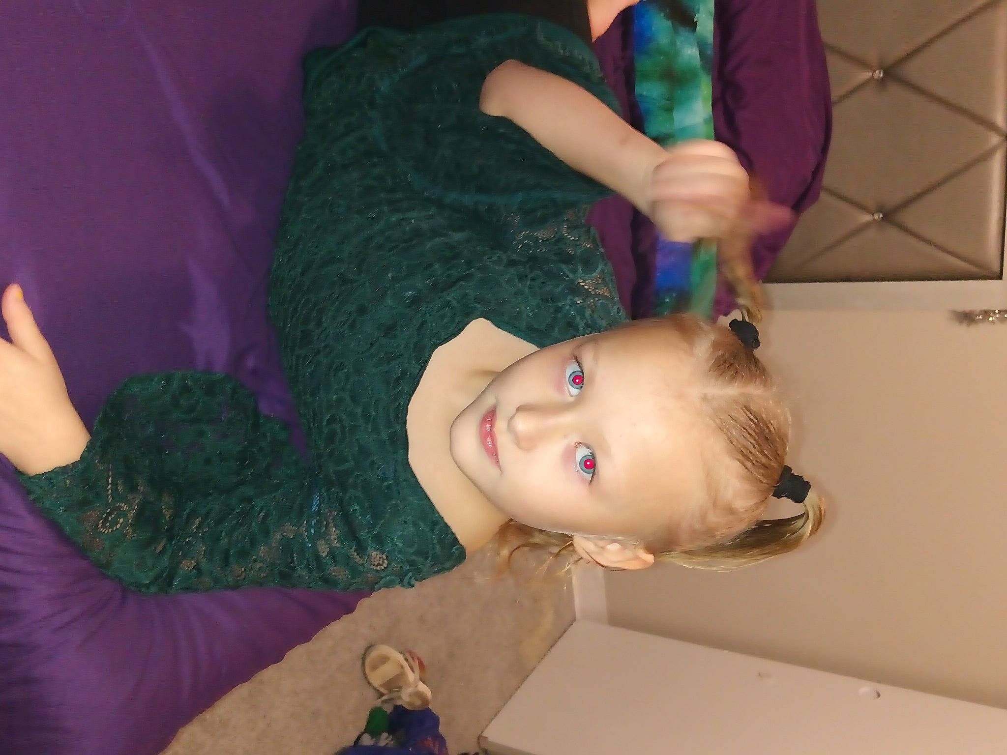 Amy is registered to the contest to win money with this photo: art, chest, costume, eyelash, fashion_design, fun, fur, gesture, hair_coloring, jaw, makeover, nail, person, sculpture, sitting, wood, wrist