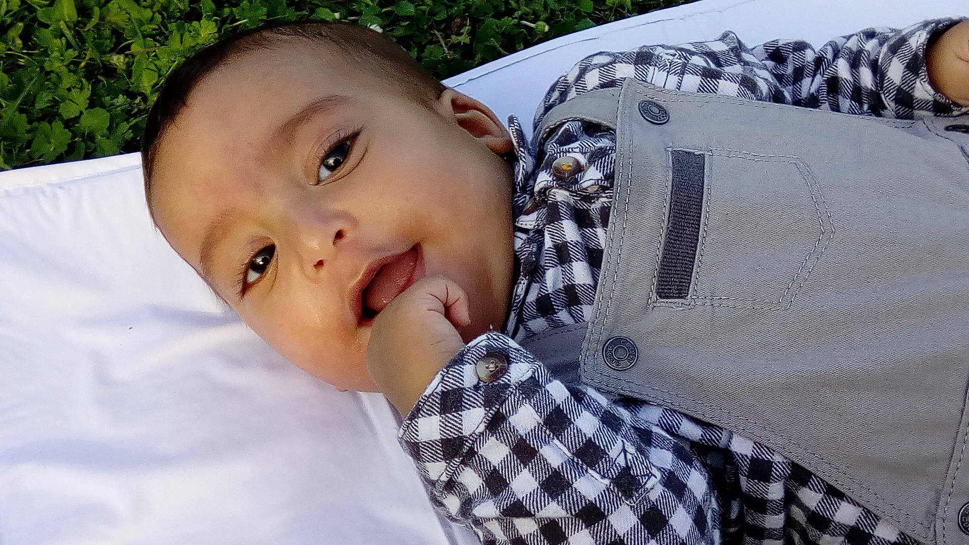 Nassim participe au concours pour gagner de l'argent avec cette photo : black_hair, boy, cheek, child, cool, eye, face, facial_expression, fun, girl, happiness, head, human, infant, mouth, nose, person, skin, smile, toddler