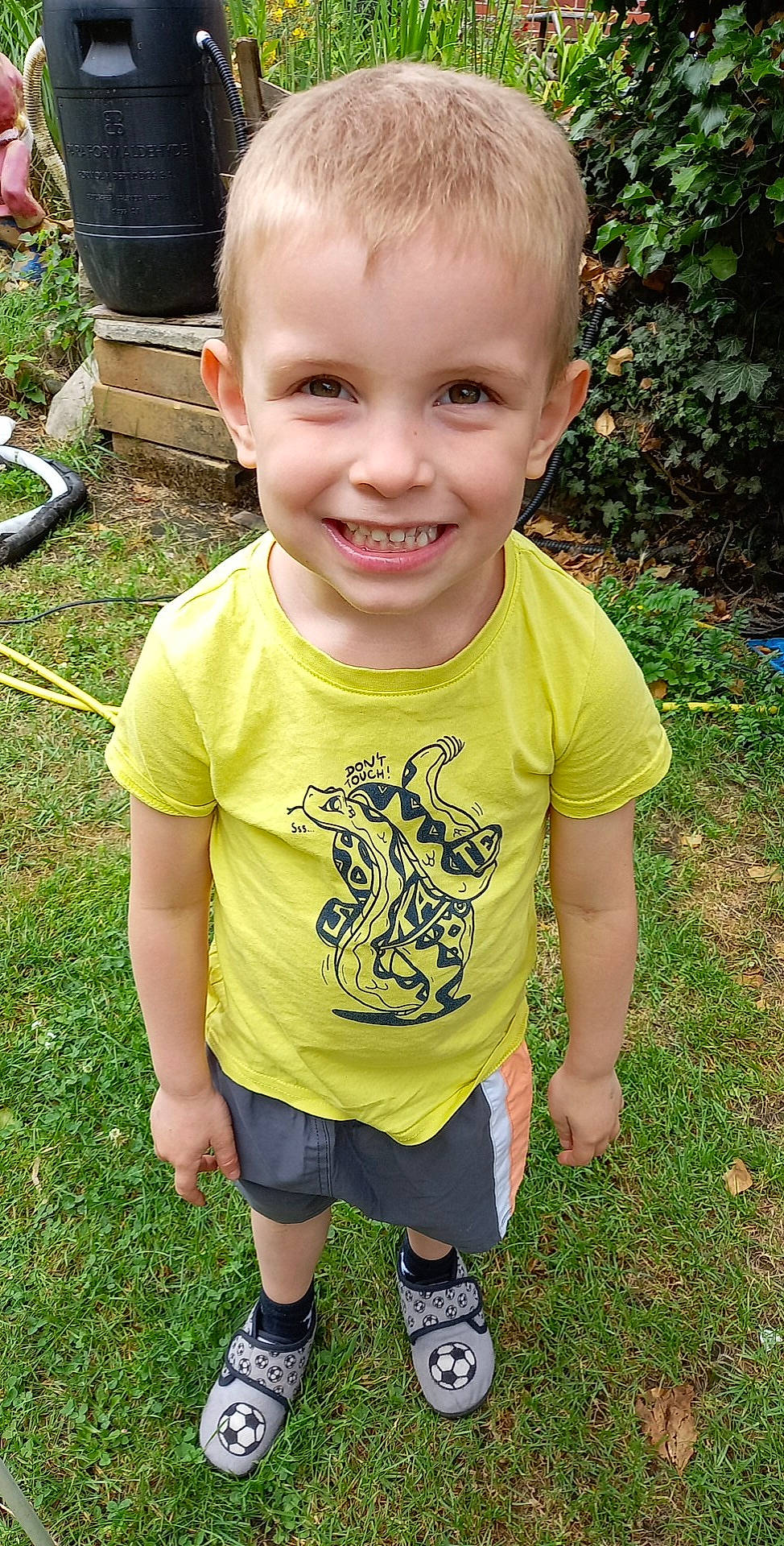 Ethan participe au concours pour gagner de l'argent avec cette photo : baby, baby_toddler_clothing, cheek, chin, eye, face, grass, hair, hairstyle, happy, head, joy, people_in_nature, person, plant, shorts, skin, sleeve, smile, summer