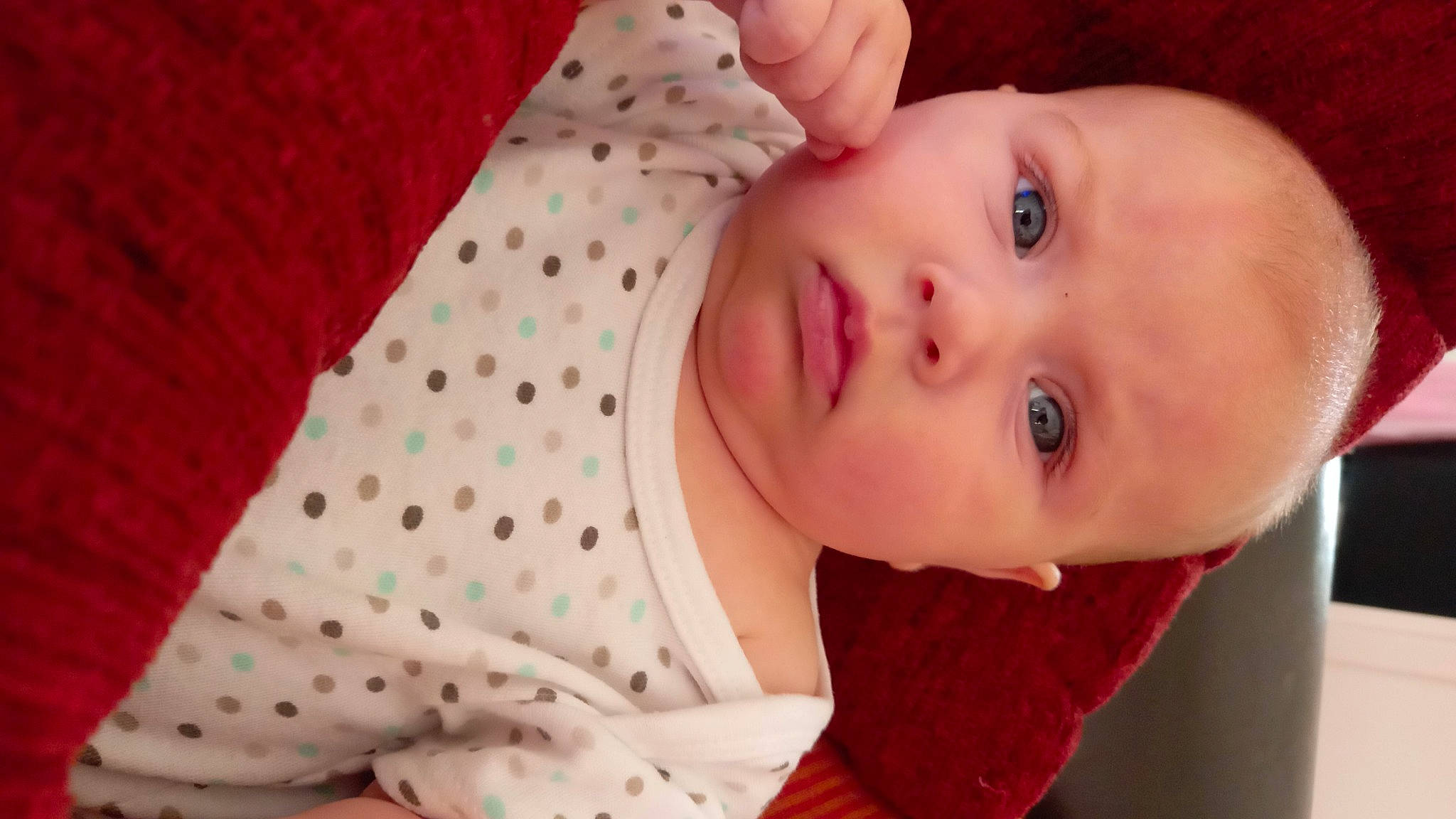 élina participe au concours pour gagner de l'argent avec cette photo : baby, baby_products, baby_toddler_clothing, cheek, child, collar, comfort, eyelash, happy, iris, linens, lip, neck, nose, pattern, person, portrait_photography, skin, sleeve, toddler