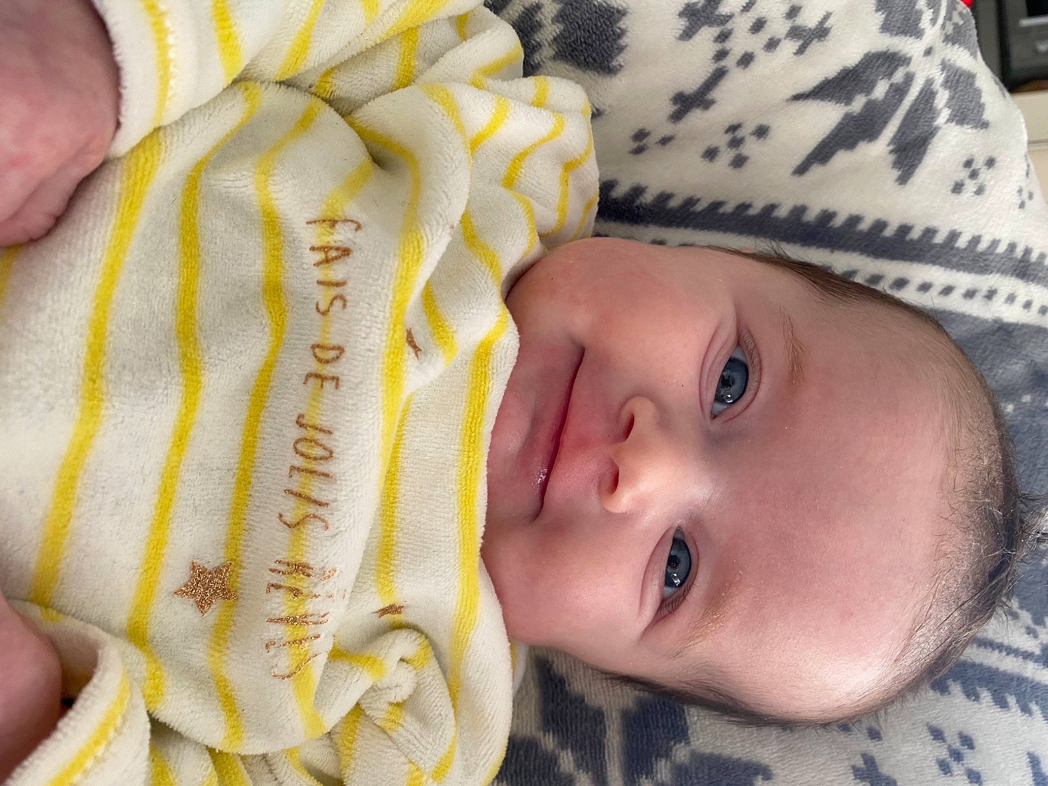 Ewa a rejoint le concours — aidez-le/la à gagner de superbes lots ! baby, baby_toddler_clothing, cheek, close_up, eye, eyelash, finger, grass, hand, happy, headgear, iris, joy, lip, nose, person, product, skin, smile, textile