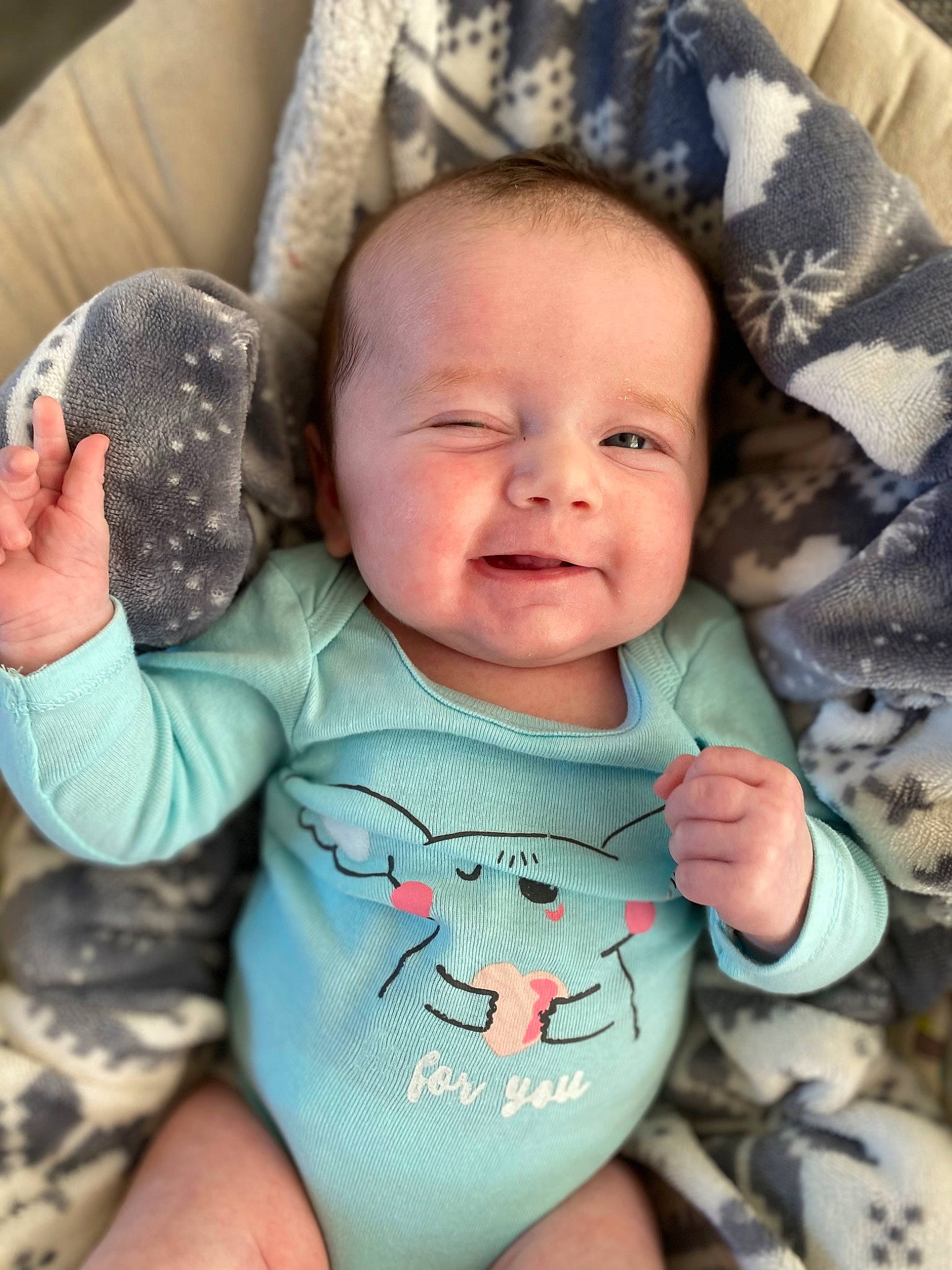 Ewa a rejoint le concours — aidez-le/la à gagner de superbes lots ! baby, baby_toddler_clothing, blue, cheek, chin, comfort, face, green, human_body, lip, mammal, mouth, nose, organ, person, product, skin, sleeve, smile, textile