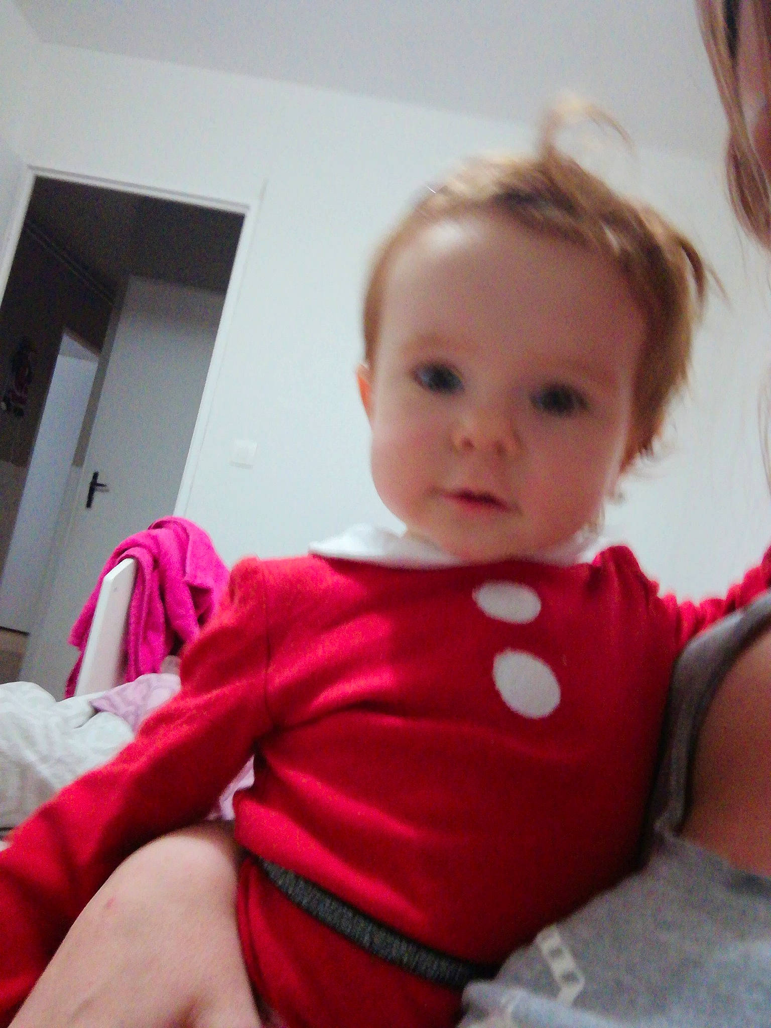 Maëlys a rejoint le concours — aidez-le/la à gagner de superbes lots ! cheek, child, day, ear, eye, girl, hair, human_hair_color, infant, lip, mouth, nose, organ, person, pink, product, red, skin, smile, textile