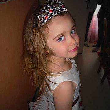 Luna participe au concours pour gagner de l'argent avec cette photo :