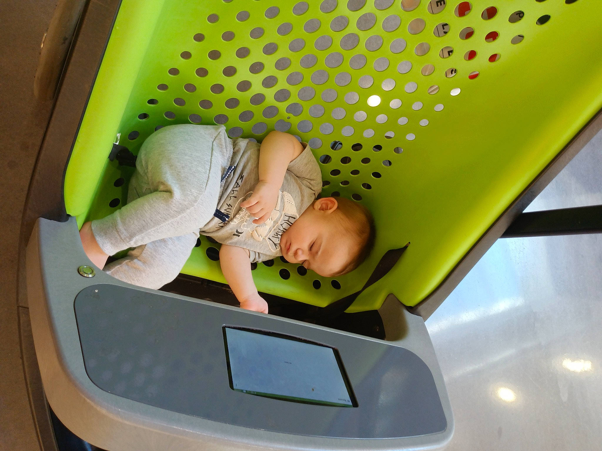 Kayson is registered to the contest to win money with this photo: automotive_design, automotive_exterior, automotive_lighting, baby, baby_safety, baby_toddler_clothing, bed, bumper, child, comfort, family_car, fun, infant_bed, leisure, luxury_vehicle, motor_vehicle, person, room, t_shirt, toddler