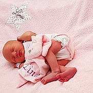 Lina a rejoint le concours — aidez-le/la à gagner de superbes lots ! baby, baby_sleeping, child, pink, toddler