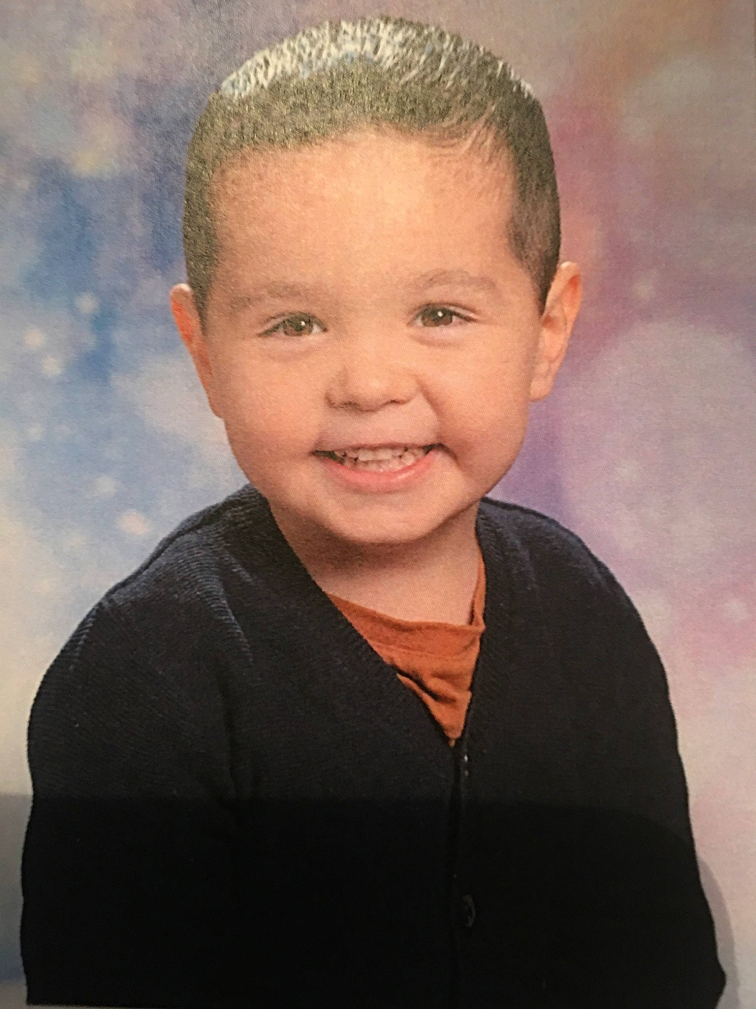 Miguel a rejoint le concours — aidez-le/la à gagner de superbes lots ! buzz_cut, cheek, child, chin, eye, eyebrow, face, facial_expression, forehead, hair, hairstyle, head, iris, joy, lip, person, photograph, photography, portrait, portrait_photography