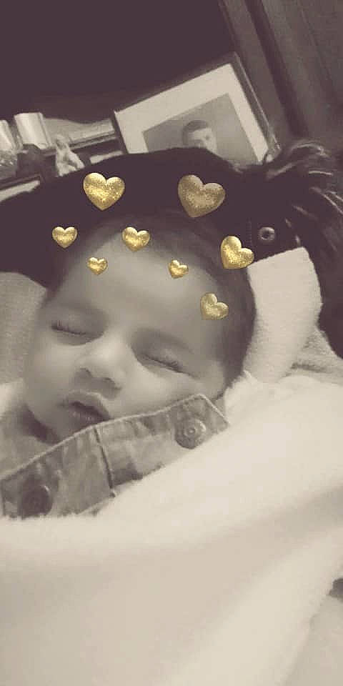 Jade a rejoint le concours — aidez-le/la à gagner de superbes lots ! beauty, black_and_white, black_hair, eye, eyebrow, eyelash, forehead, head, lip, monochrome, monochrome_photography, mouth, nose, person, photography, portrait, selfie, smile, style, white