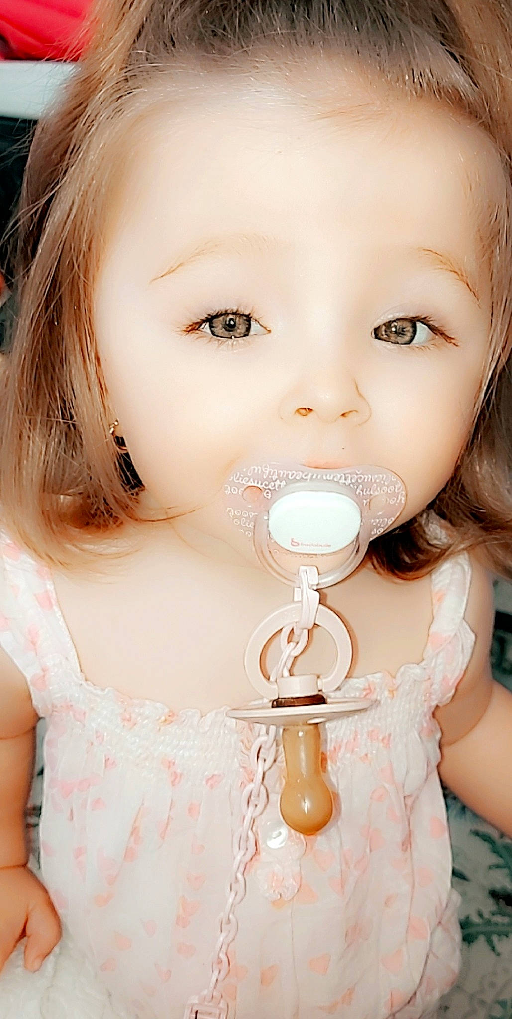 énorah participe au concours pour gagner de l'argent avec cette photo : beauty, brown_hair, cheek, child, child_model, dairy, drinking, eye, eyelash, face, lip, mouth, nose, person, skin, toddler
