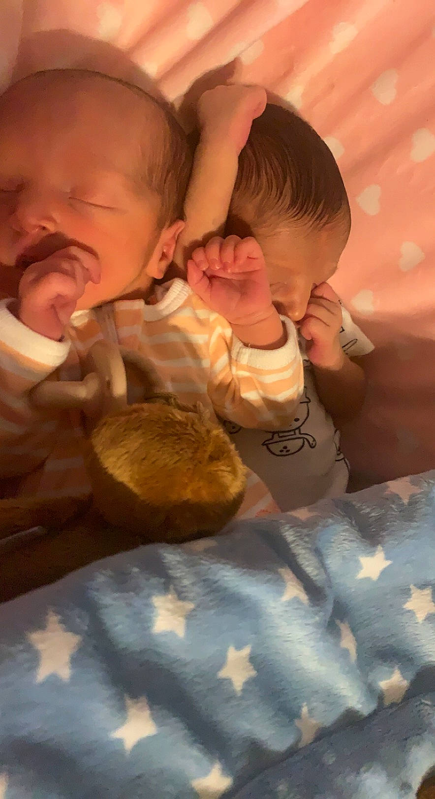 Kingston is registered to the contest to win money with this photo: baby, cheek, chin, comfort, ear, face, finger, gesture, hair, happy, head, human_body, leg, mammal, mouth, nose, person, skin, thumb, toddler