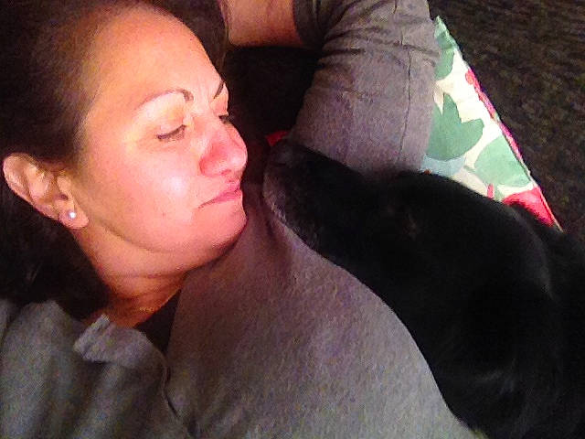 DIDJI a rejoint le concours — aidez-le/la à gagner de superbes lots ! canidae, cheek, companion_dog, dog_breed, ear, gesture, interaction, kiss, lip, love, mouth, neck, nose, photography, puppy, puppy_love, selfie, smile, snout, sporting_group