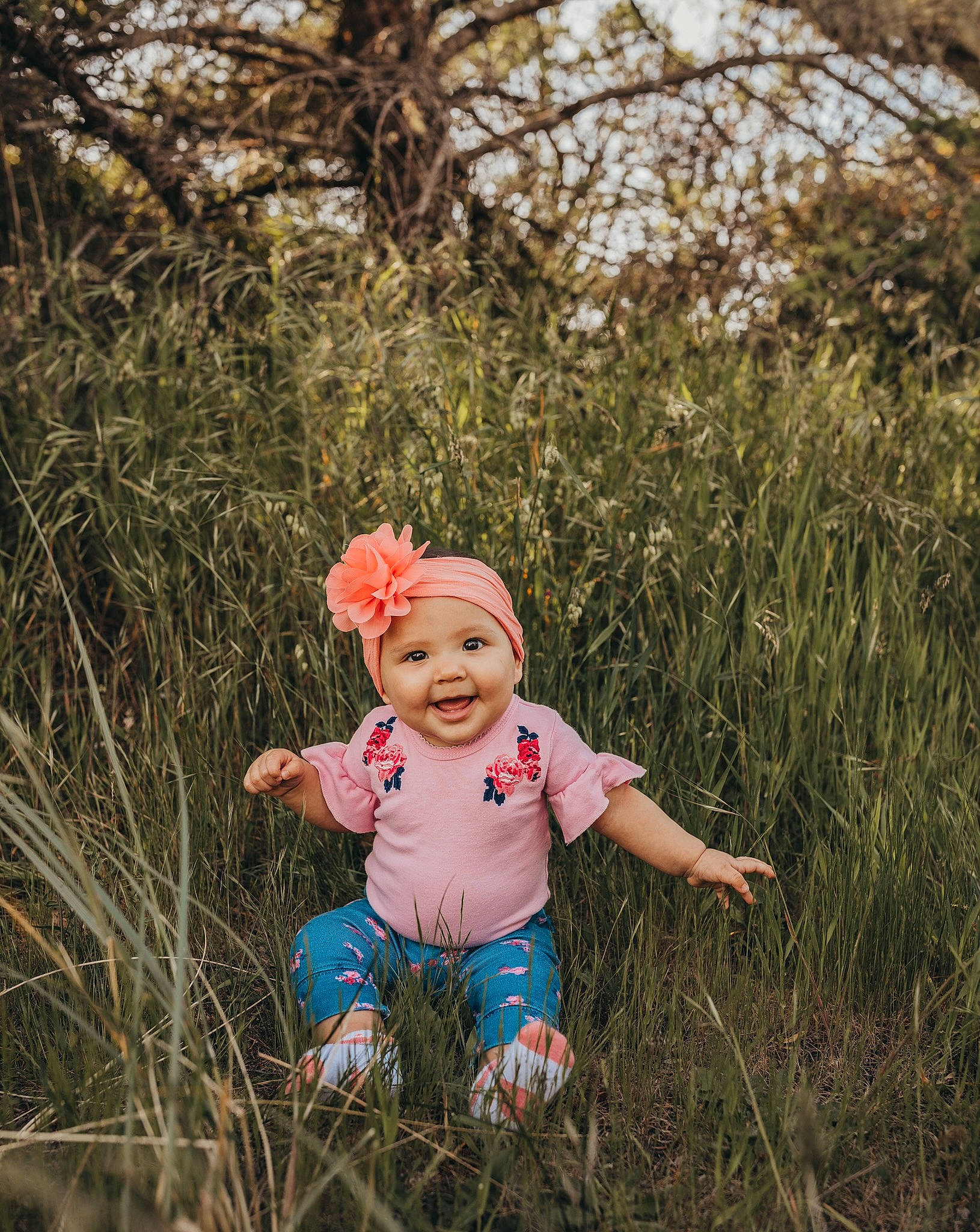 Mazikeen is registered to the contest to win money with this photo: baby, child, fun, grass, grass_family, happy, headwear, joy, people_in_nature, person, photograph, photography, plant, play, portrait, portrait_photography, shortstraw_pine, sky, smile, toddler