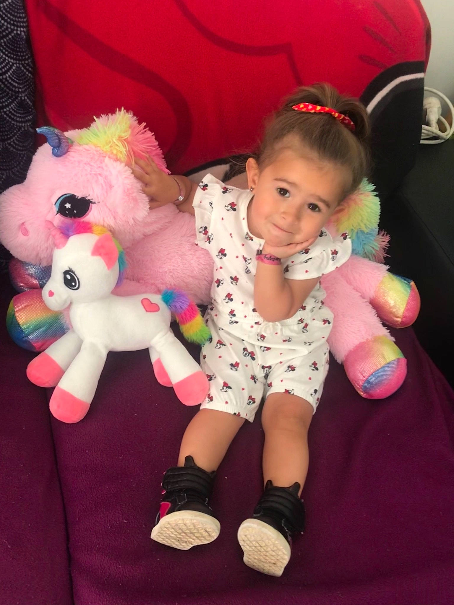 Manel participe au concours pour gagner de l'argent avec cette photo : baby, baby_products, baby_toys, child, ear, person, pink, plush, skin, stuffed_toy, teddy_bear, toddler, toy