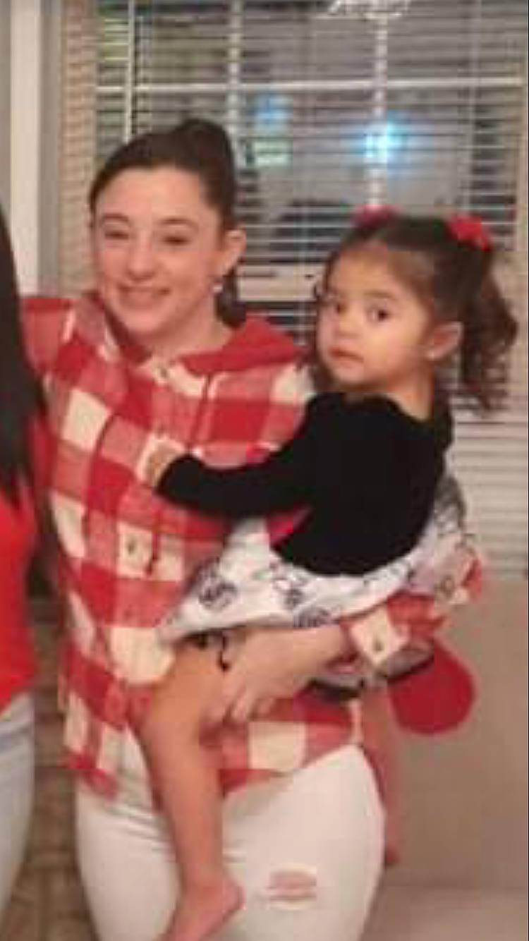 Ximena is registered to the contest to win money with this photo: abdomen, baby, baby_toddler_clothing, child, event, finger, fun, hairstyle, happy, human_body, joy, pattern, person, room, sharing, sitting, skin, sleeve, smile, thigh