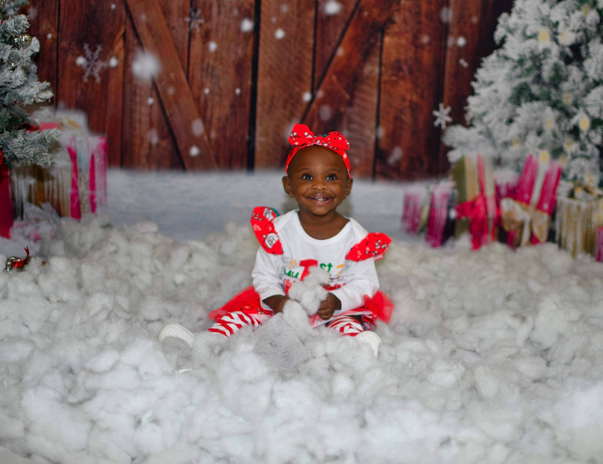 Romariye joined the competition — help win amazing prizes! baby, baby_toddler_clothing, carmine, child, event, eye, freezing, frost, fun, grass, happy, holiday, joy, leisure, people_in_nature, person, recreation, smile, snow, toddler