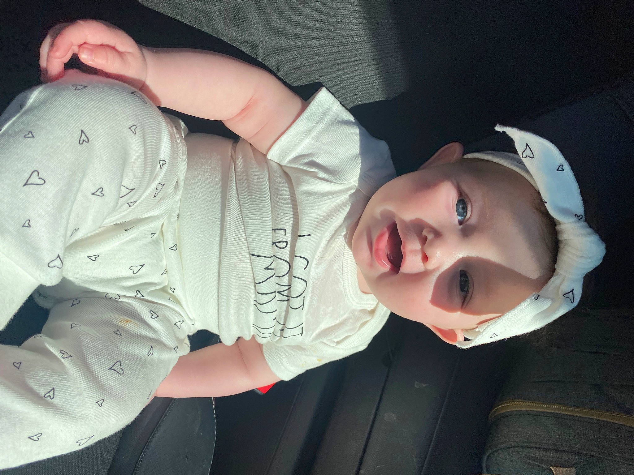 Zeppelin is registered to the contest to win money with this photo: child, chin, cool, elbow, eyewear, fashion_accessory, flash_photography, gesture, hand, happy, hat, headgear, human_body, human_leg, mouth, neck, person, skin, sleeve, smile