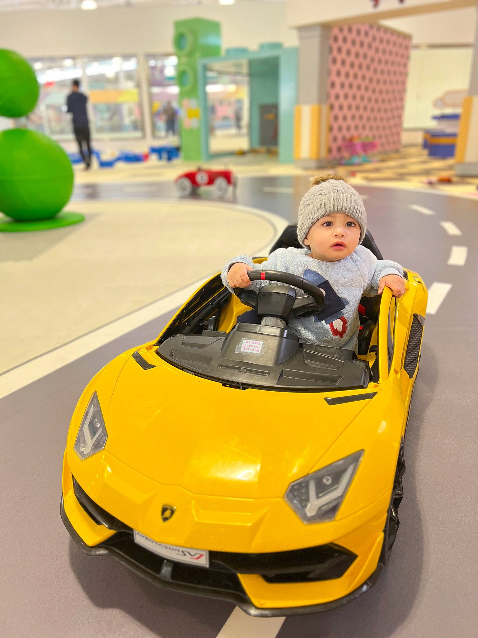 Emmanuel Franco is registered to the contest to win money with this photo: automotive_design, automotive_exterior, automotive_lighting, automotive_tire, automotive_wheel_system, bumper, car, fun, headlamp, headwear, helmet, hood, motor_vehicle, motorsport, person, racing, sports_car, tire, toddler, vehicle