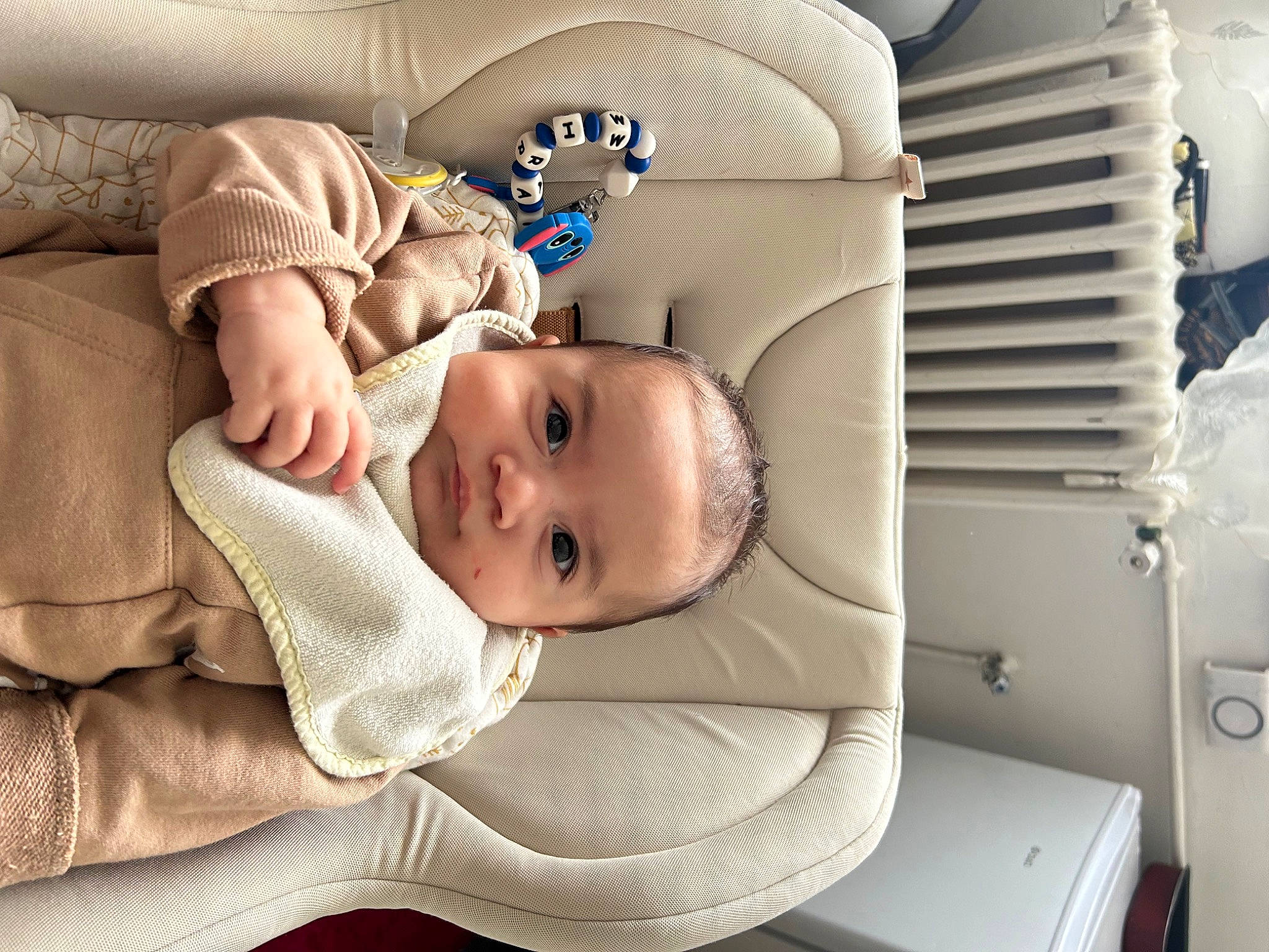 Miran a rejoint le concours — aidez-le/la à gagner de superbes lots ! auto_part, baby, baby_products, baby_safety, baby_sleeping, baby_toddler_clothing, bedtime, car_seat, cheek, child, comfort, infant_bed, linens, mouth, person, room, skin, sleep, toddler, vehicle_door