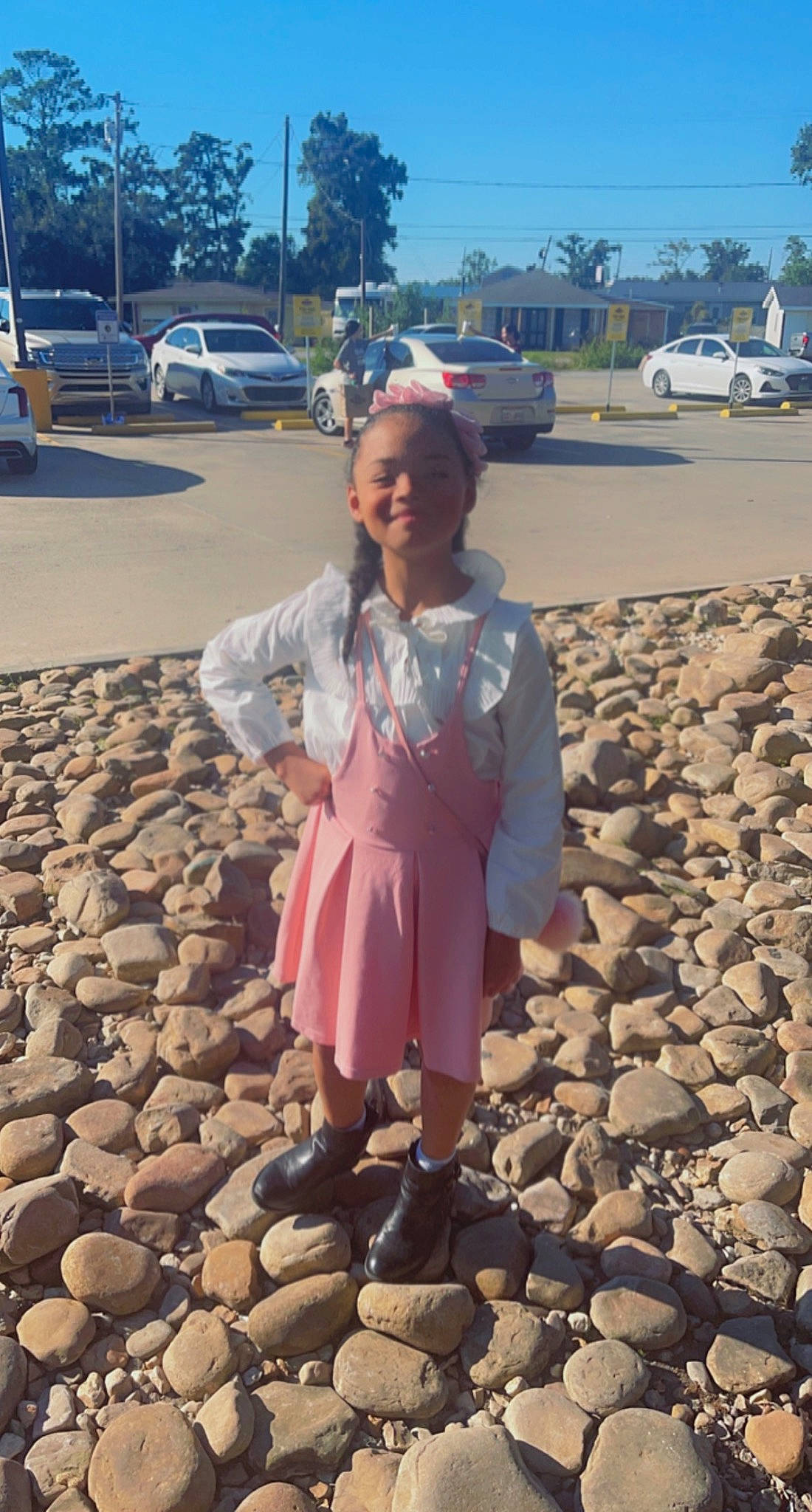 Alana is registered to the contest to win money with this photo: adaptation, asphalt, body_of_water, car, fun, joy, land_vehicle, landscape, leisure, morning, natural_environment, people, person, road_surface, sand, sky, summer, tire, travel, tree