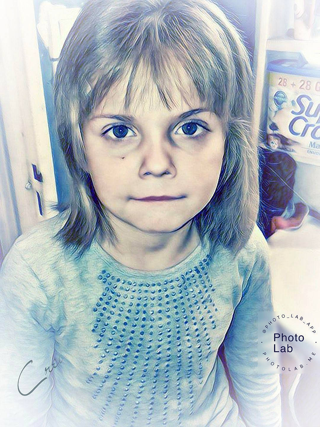 Léana a rejoint le concours — aidez-le/la à gagner de superbes lots ! bangs, beauty, black_hair, blond, bob_cut, cheek, chin, cool, eye, eyebrow, face, forehead, hair, hair_coloring, hairstyle, head, lip, nose, person, skin