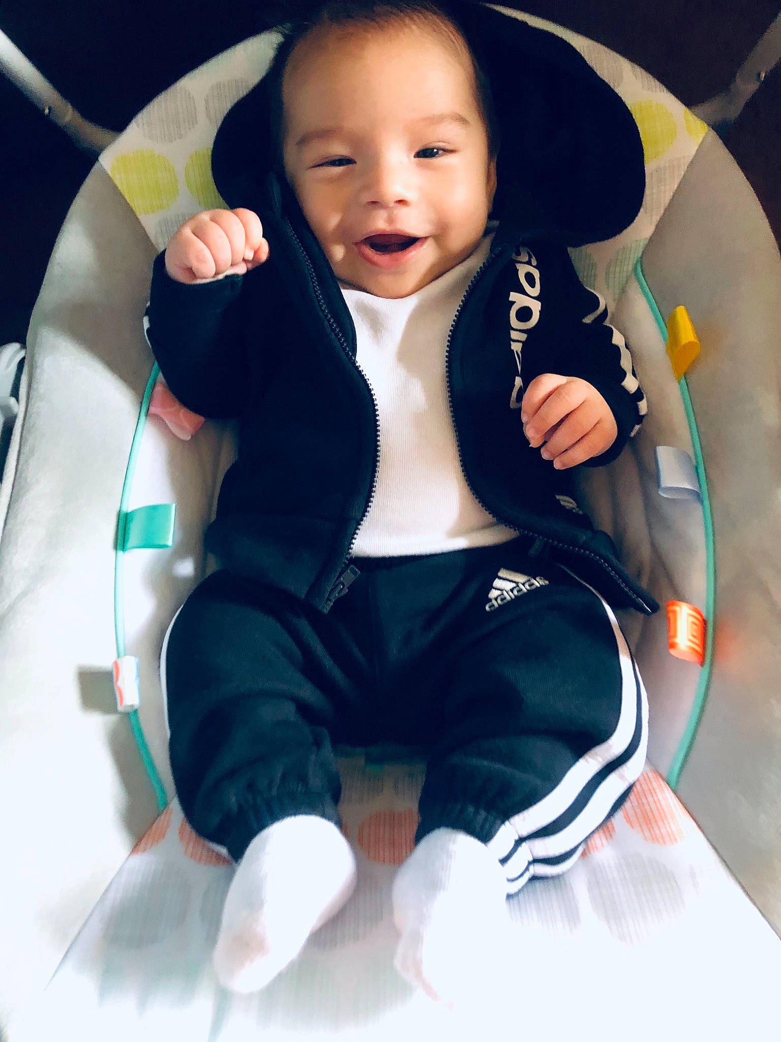 Cory is registered to the contest to win money with this photo: auto_part, baby, baby_carriage, baby_in_car_seat, baby_products, baby_toddler_clothing, car_seat, child, comfort, electric_blue, eye, fun, happy, person, personal_protective_equipment, shirt, sleeve, smile, steering_wheel, t_shirt