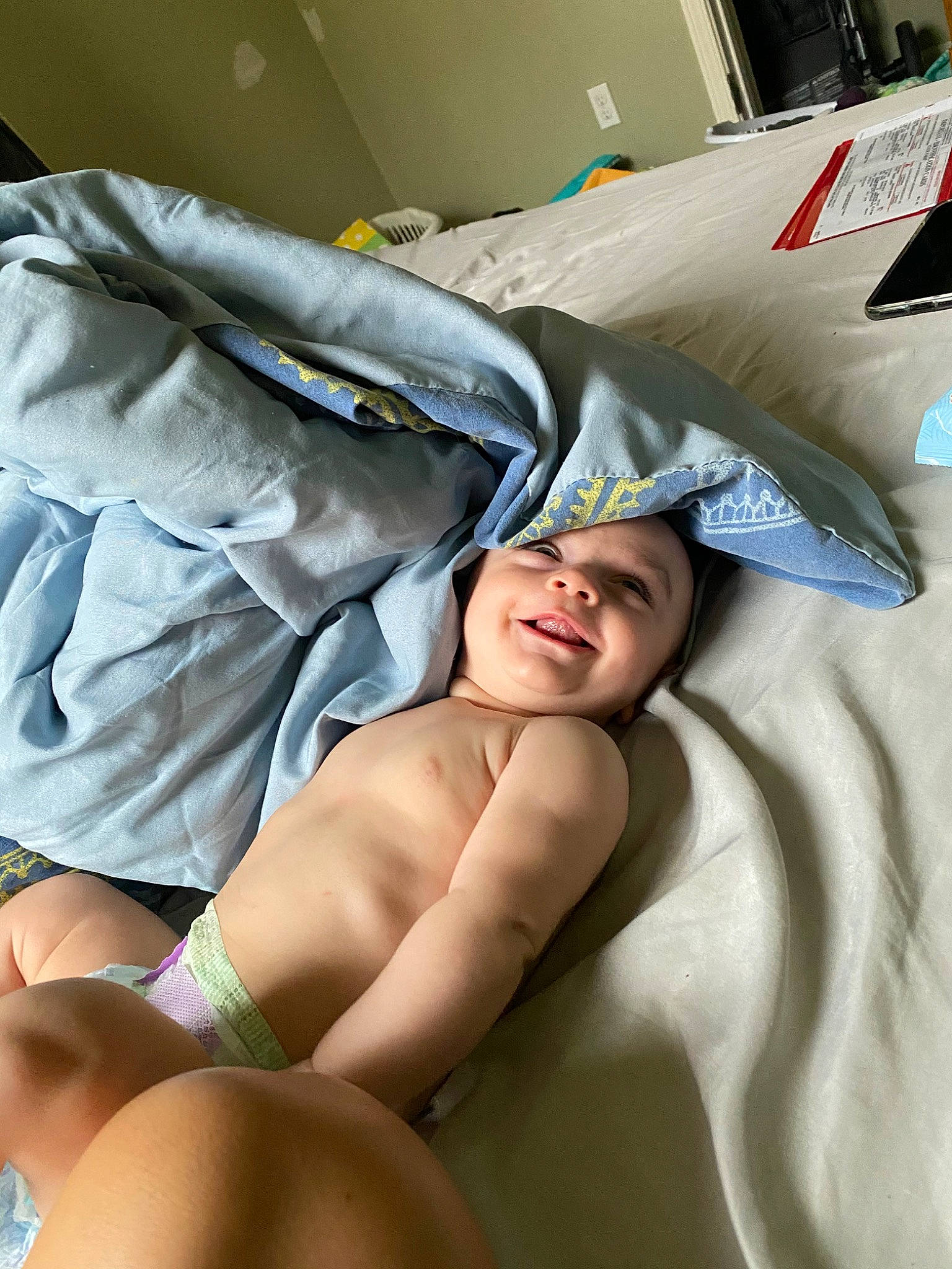 Braylin is registered to the contest to win money with this photo: chest, flesh, headwear, leg, linens, mouth, muscle, person, textile, thigh