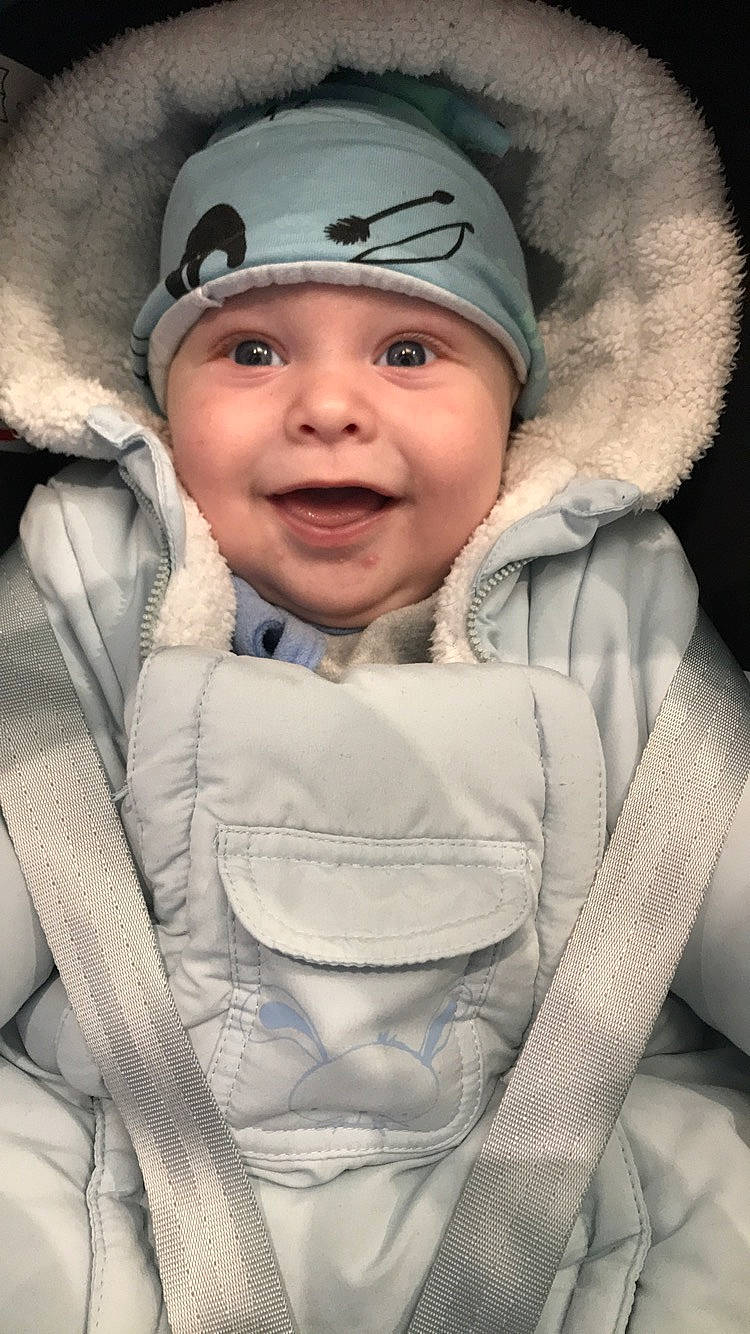 Layann a rejoint le concours — aidez-le/la à gagner de superbes lots ! boy, child, cool, emotion, eye, face, facial_expression, fur, girl, head, headgear, headwear, human, infant, person, product, sitting, skin, smile, textile